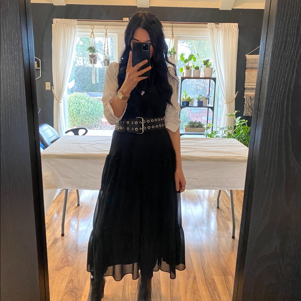 Black flowy classic dress